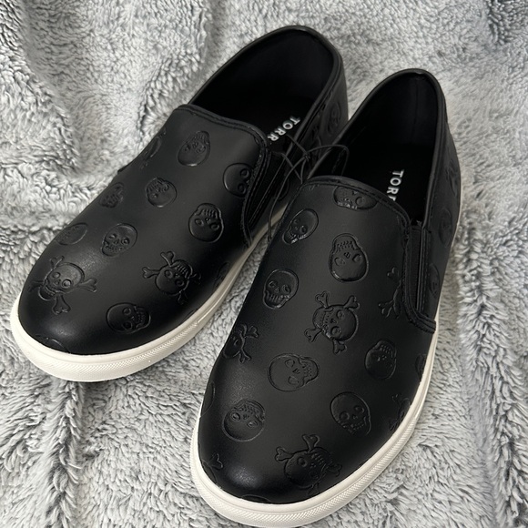Torrid Skull Quilted Slip On Sneaker Size 9WW NWT - Picture 1 of 11